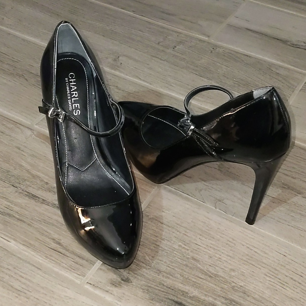 Charles by Charles David Black Shine Pumps Straps